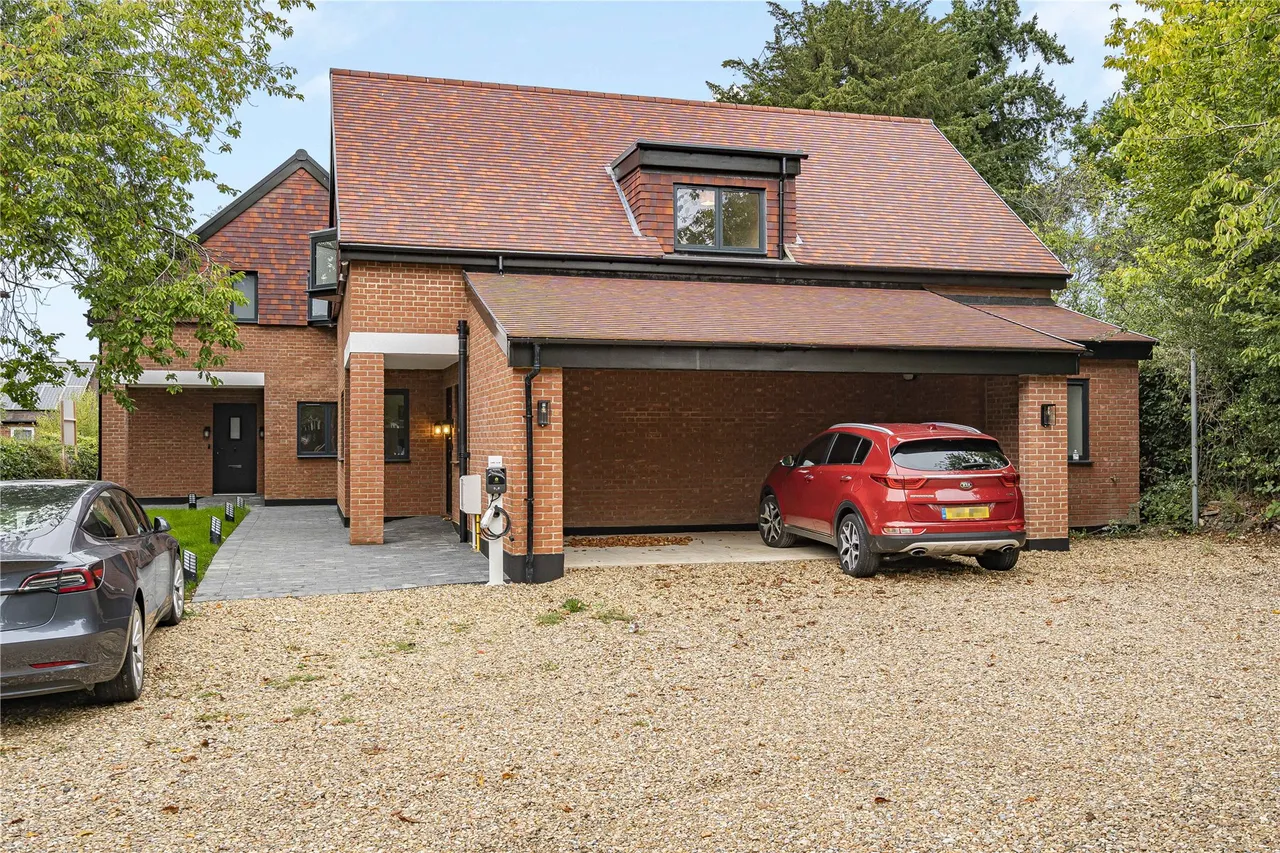 High Street, Haslemere, GU27, photo 37