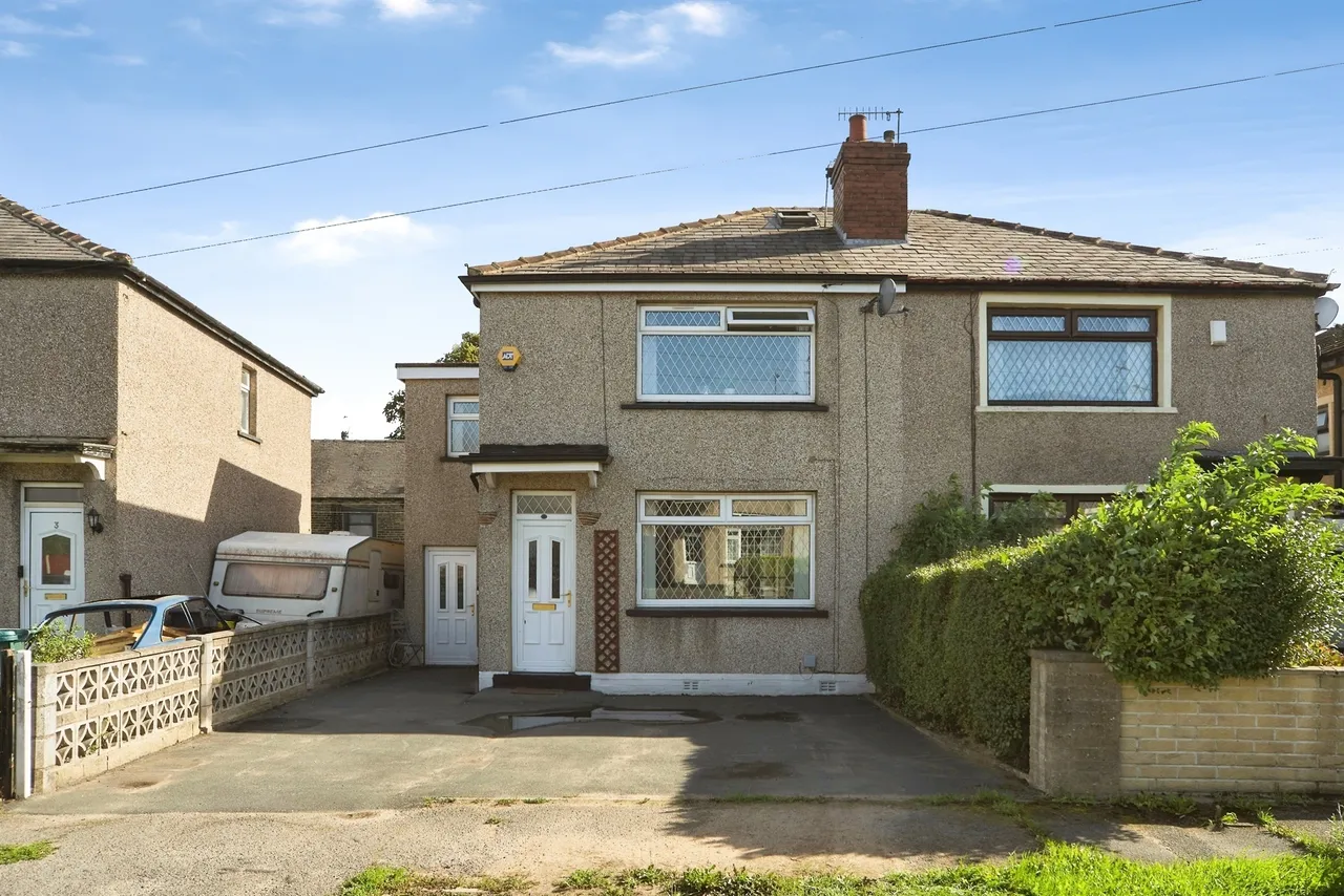 3 bed house for sale — Musgrave Drive, Bradford