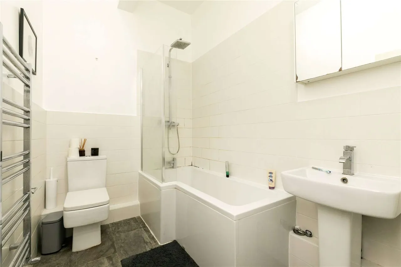 Caledonian Road, Lower Holloway, N7, photo 7