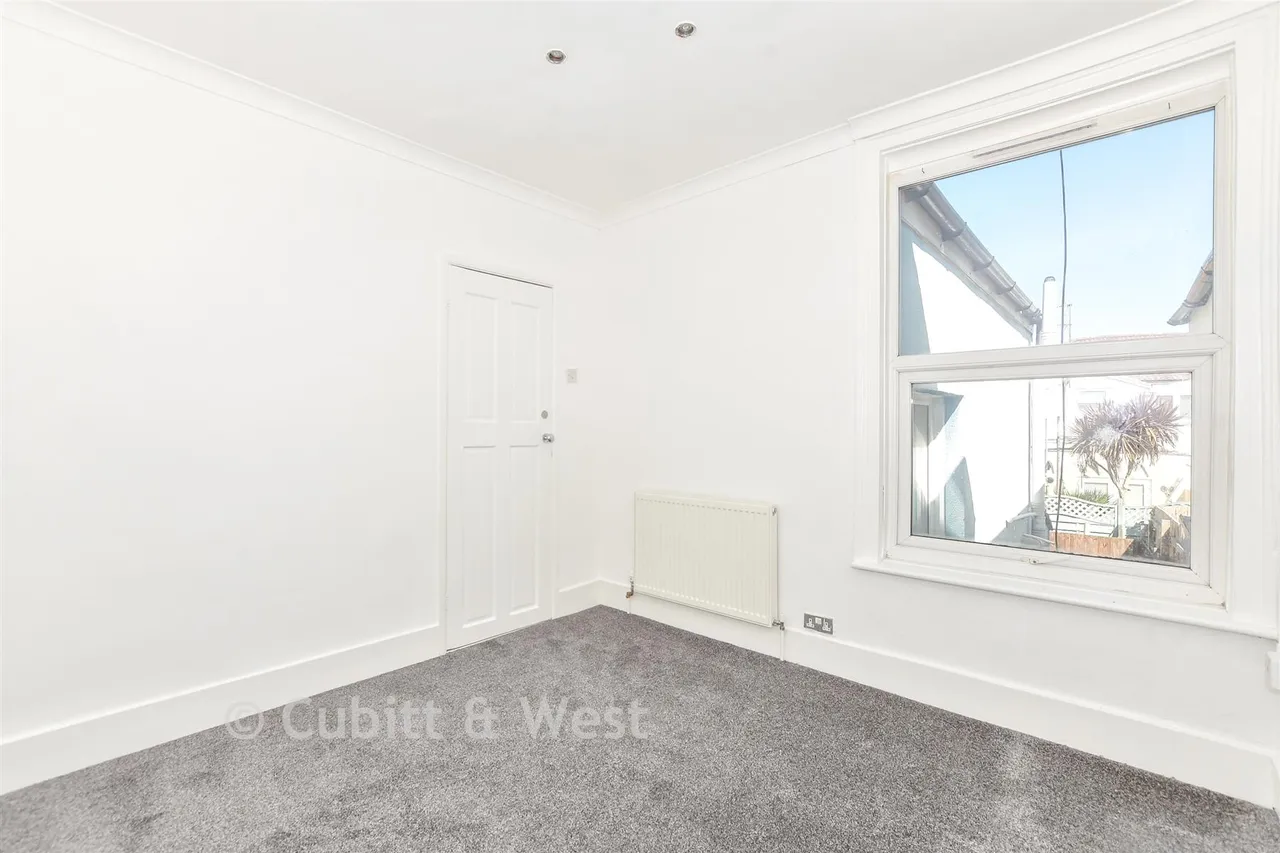Toronto Road, Portsmouth, PO2, photo 7