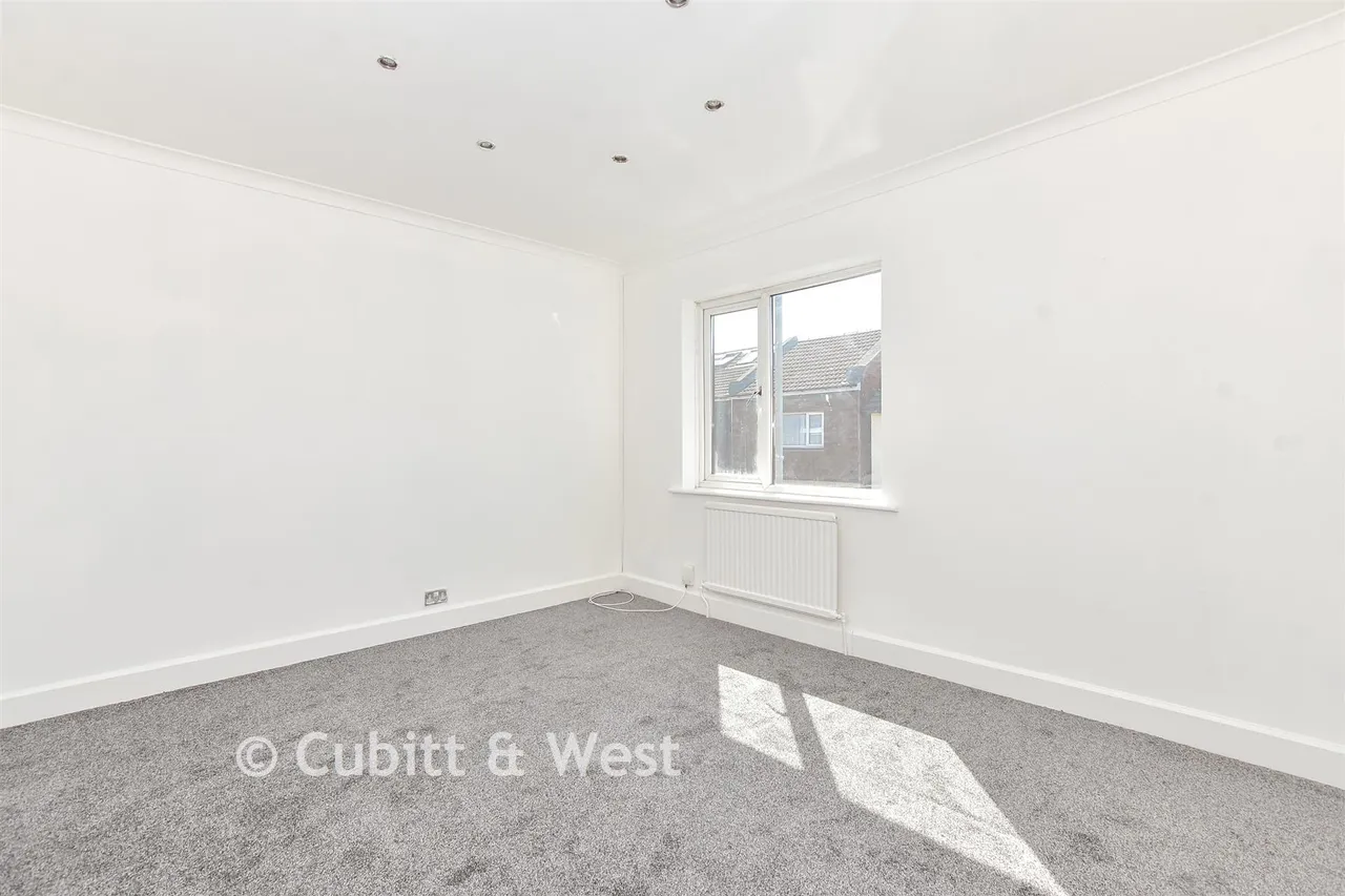 Toronto Road, Portsmouth, PO2, photo 6