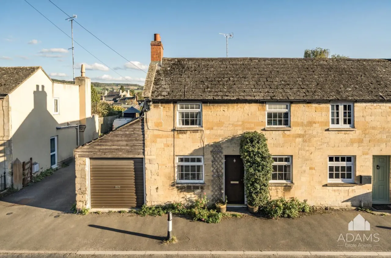 2 bed house for sale — Enfield Cottages, Back Lane, Winchcombe