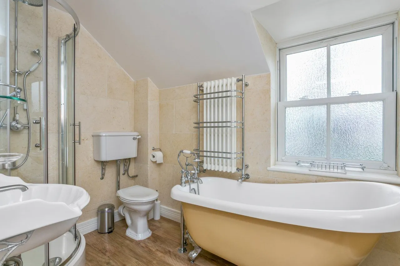 Swinley Road, Ascot, Berkshire, SL5 8BD, photo 8
