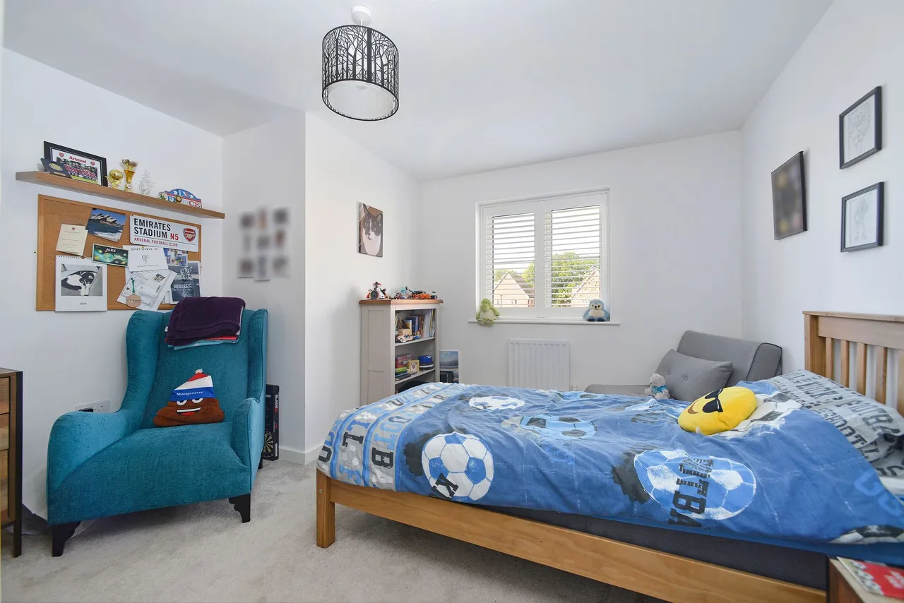 Longhurst Avenue, Cranleigh, GU6, photo 11