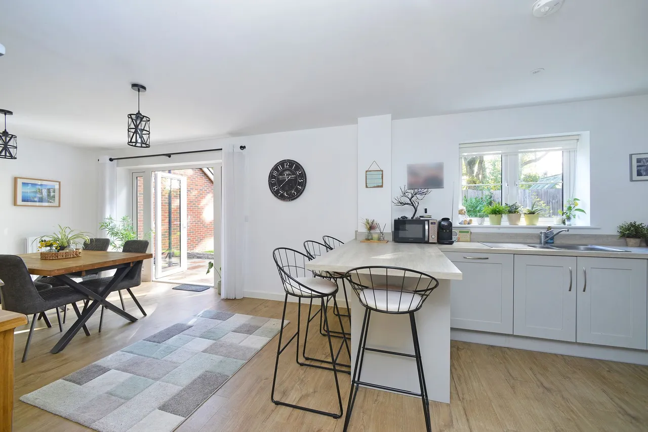 Longhurst Avenue, Cranleigh, GU6, photo 26