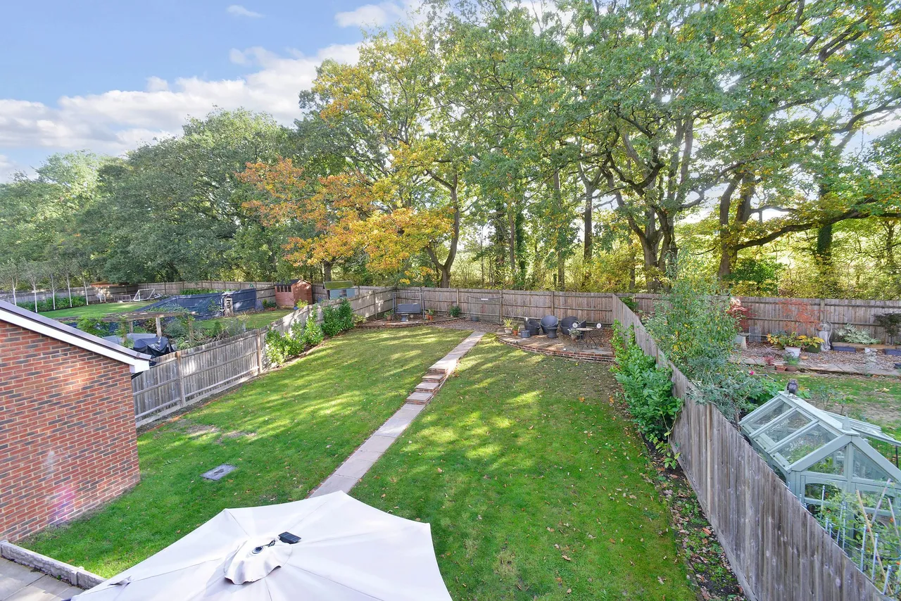 Longhurst Avenue, Cranleigh, GU6, photo 16