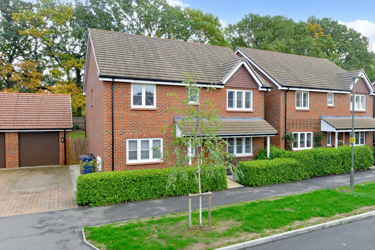 Longhurst Avenue, Cranleigh, GU6, photo 25