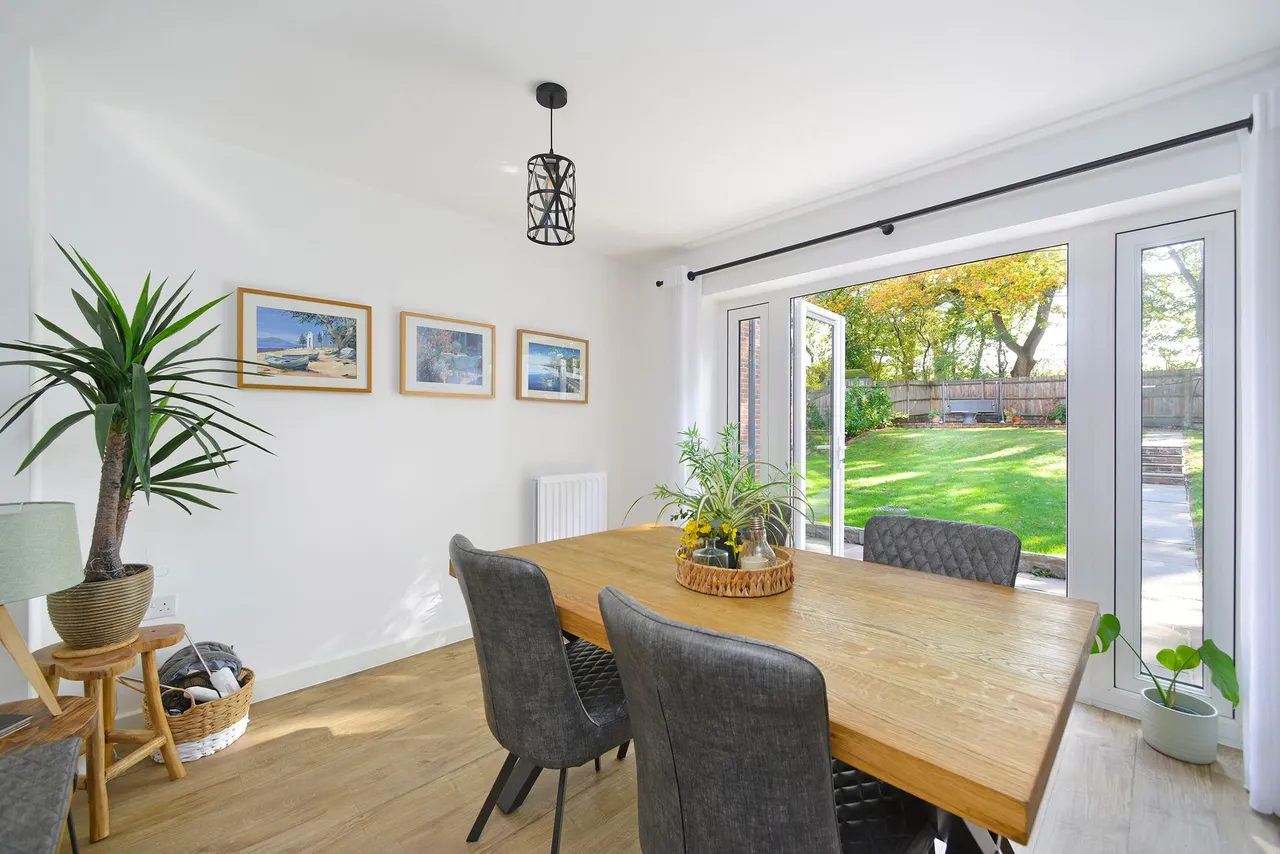 Longhurst Avenue, Cranleigh, GU6, photo 5