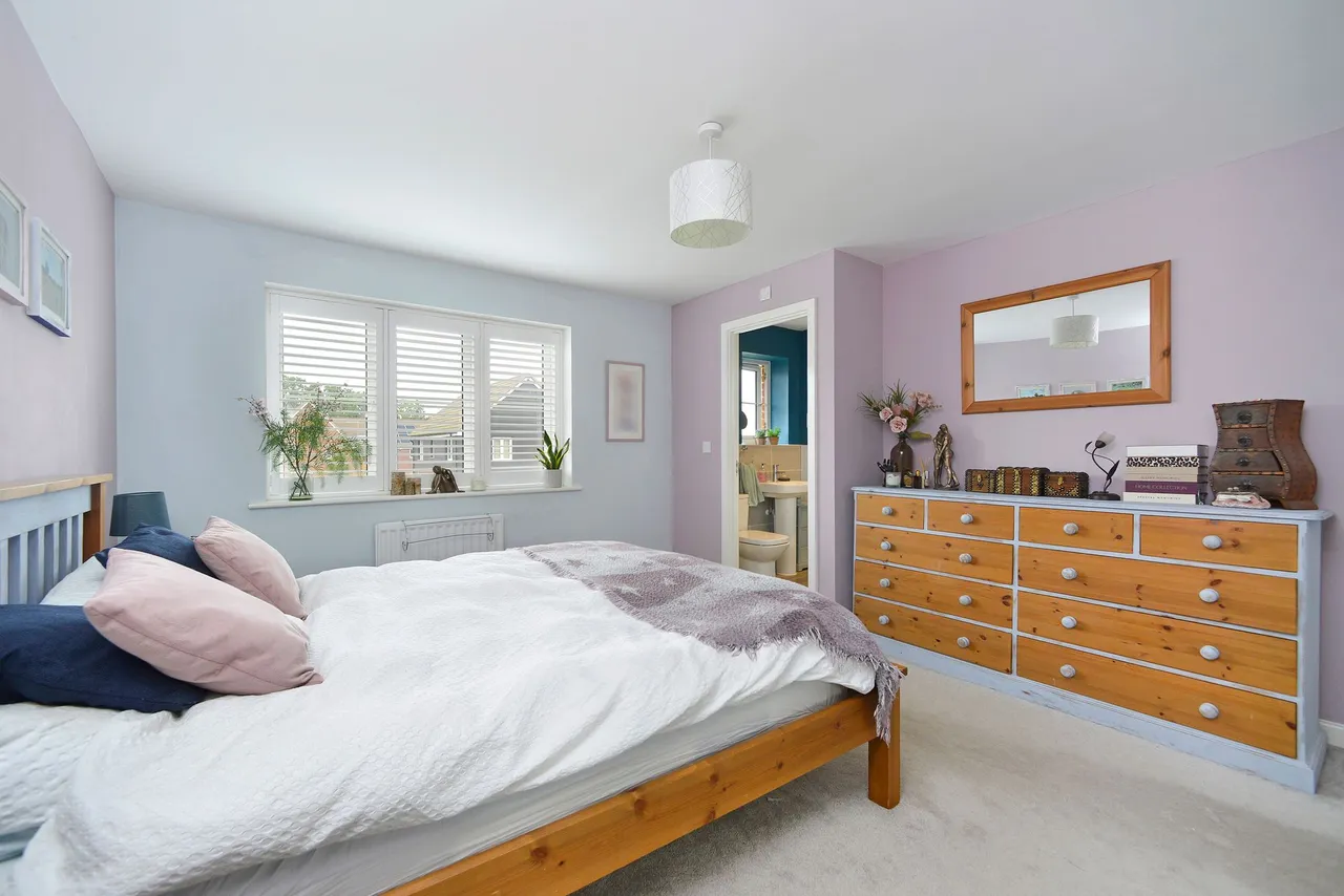 Longhurst Avenue, Cranleigh, GU6, photo 9