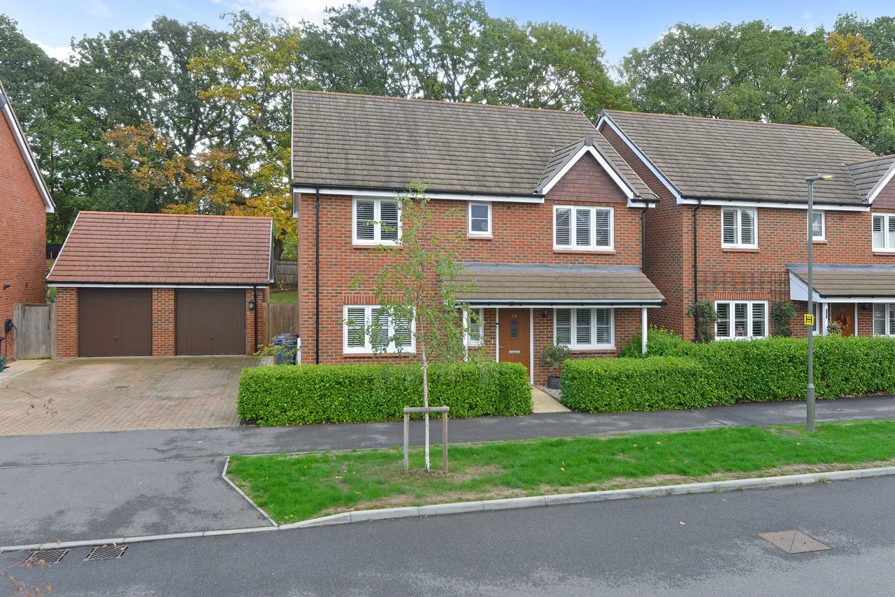 4 bed house for sale, Longhurst Avenue, Cranleigh, GU6