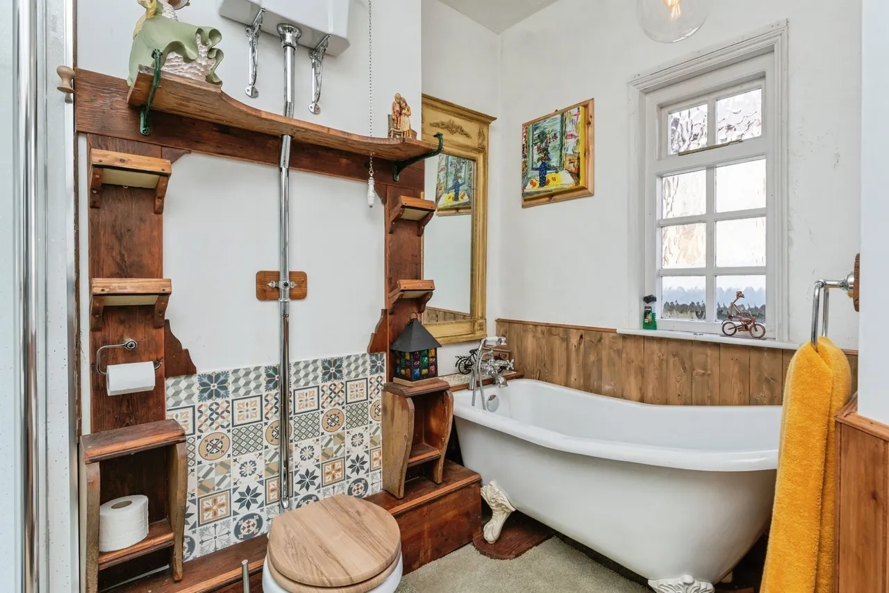 Coleshill Street, Holywell, CH8, photo 9