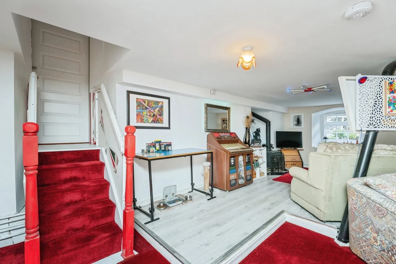 Coleshill Street, Holywell, CH8, photo 4