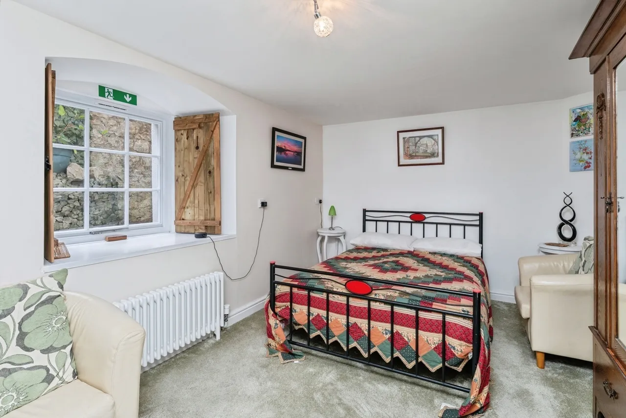 Coleshill Street, Holywell, CH8, photo 10