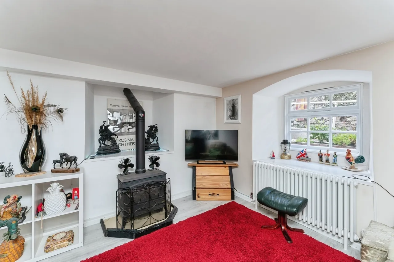 Coleshill Street, Holywell, CH8, photo 7