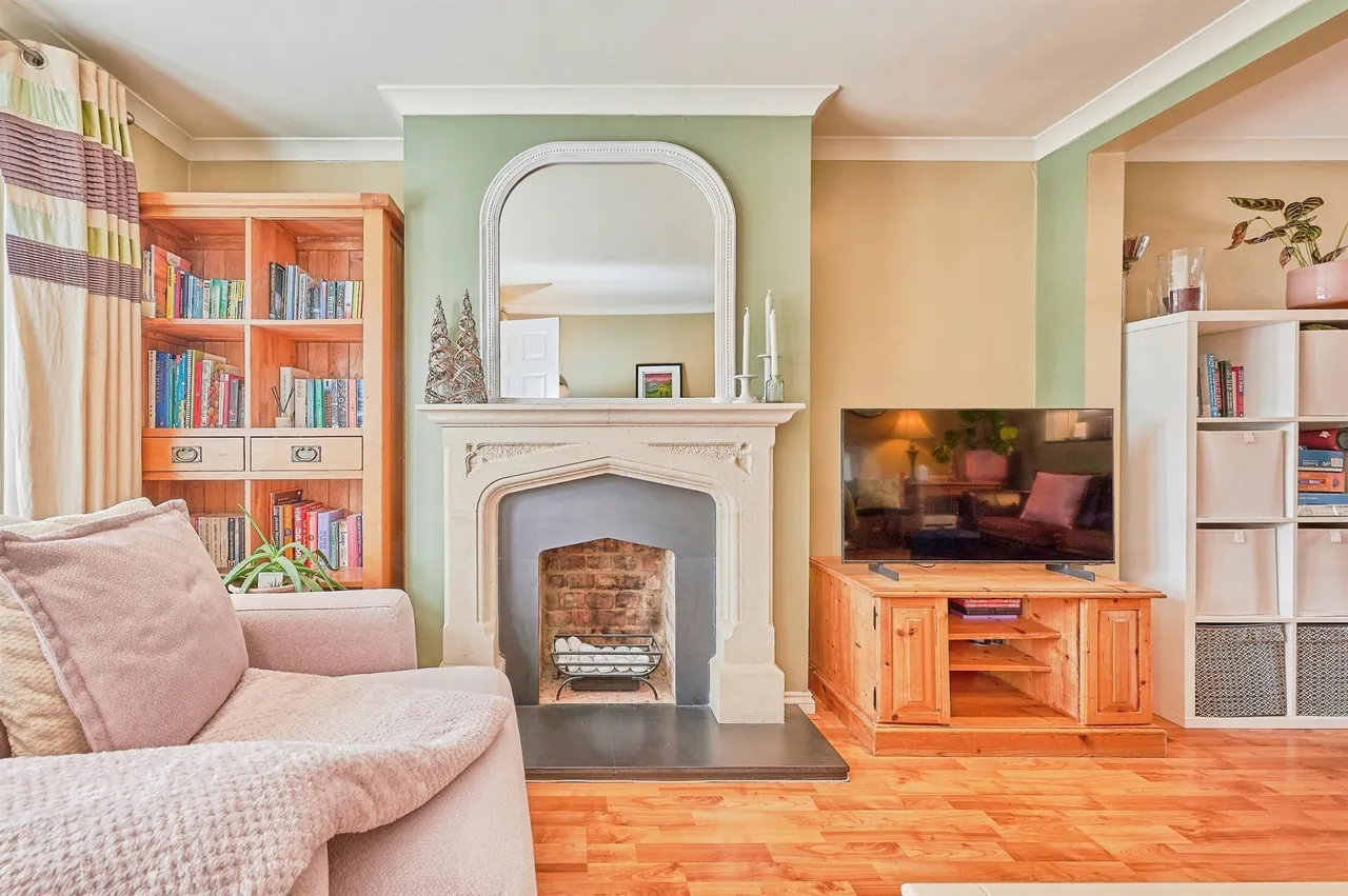 Hawthorn Way, Royston, photo 6