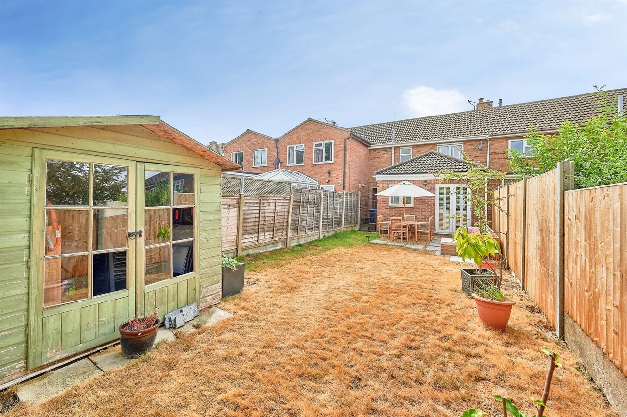 Hawthorn Way, Royston, photo 4