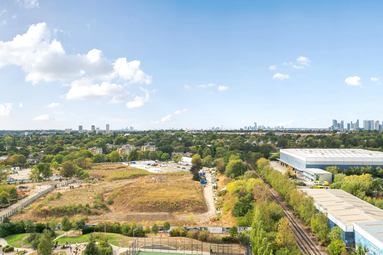 Kidbrooke Park Road, SE3, photo 17