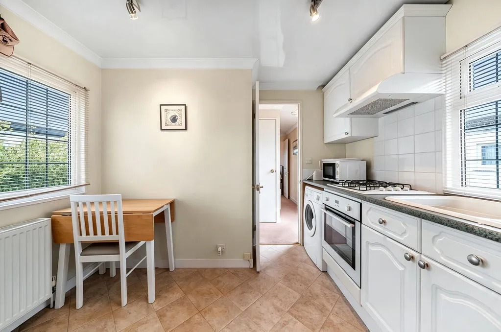 Weybridge Park Estate, Addlestone KT15 2RB, photo 9