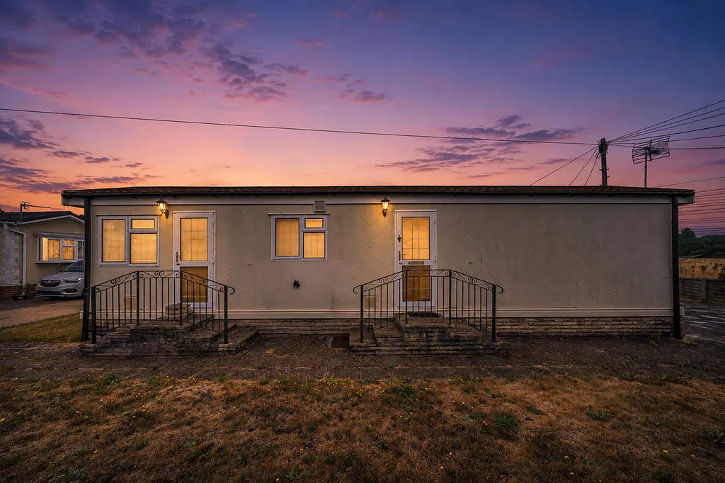 Weybridge Park Estate, Addlestone KT15 2RB, photo 14