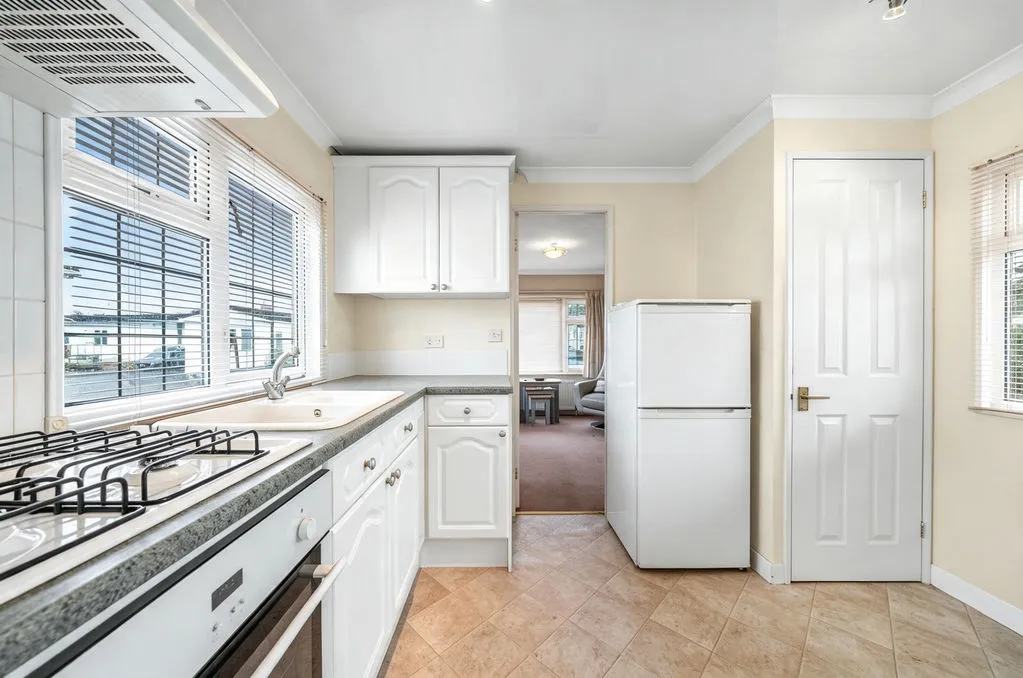Weybridge Park Estate, Addlestone KT15 2RB, photo 7