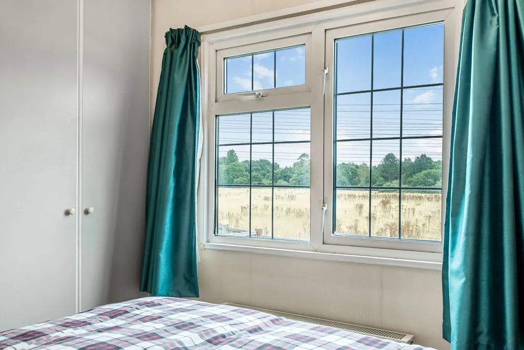 Weybridge Park Estate, Addlestone KT15 2RB, photo 11