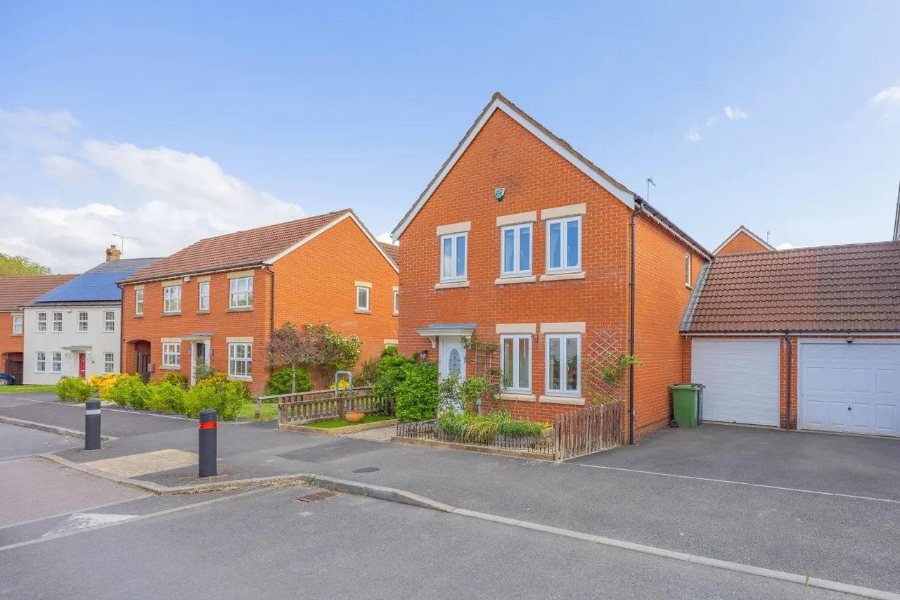 Burge Crescent, Cotford St. Luke, TA4, photo 6
