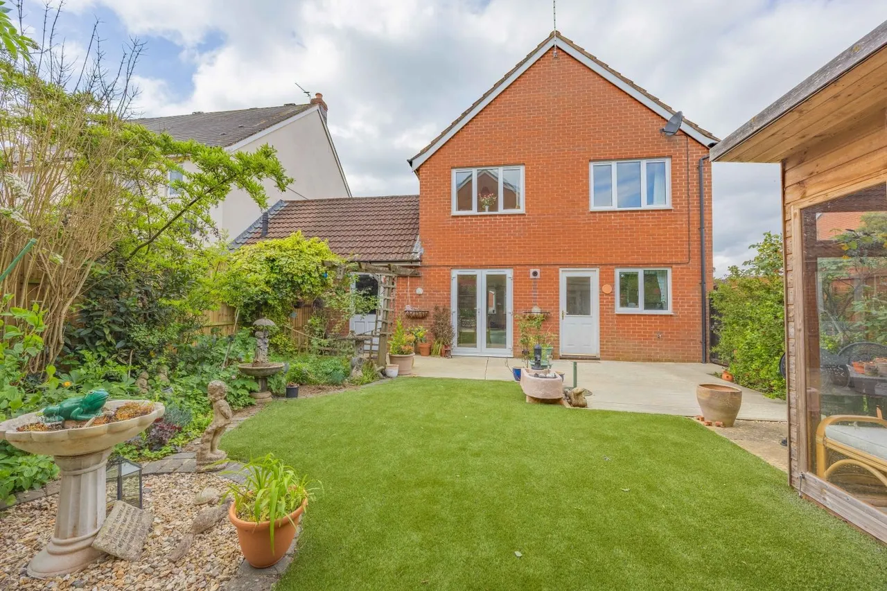 4 bed house for sale, Burge Crescent, Cotford St. Luke, TA4