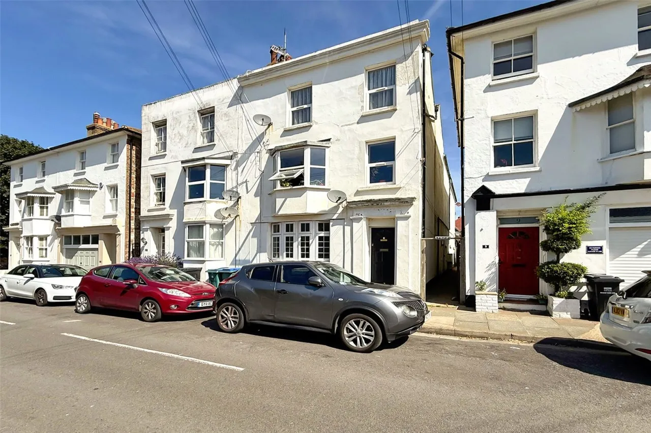 3 bed property for sale, Littlehampton, BN17