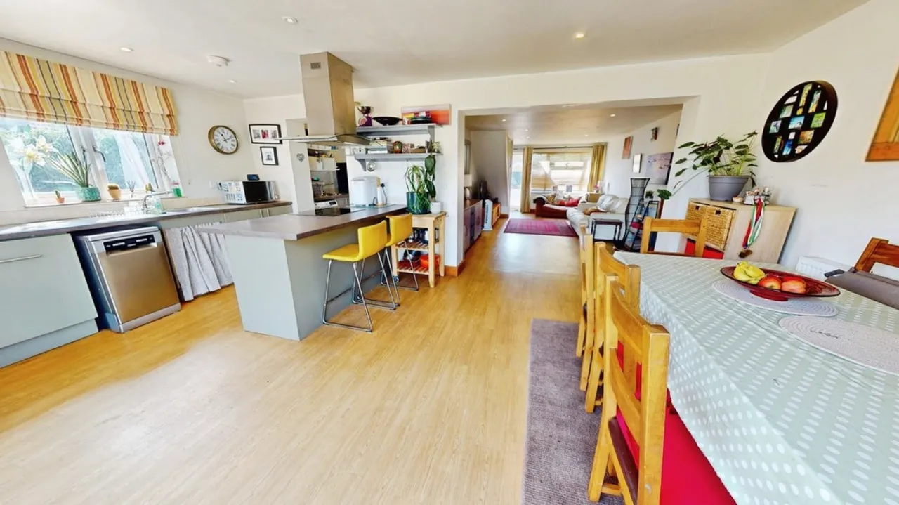 Benhall, Cheltenham, Gloucestershire, photo 5