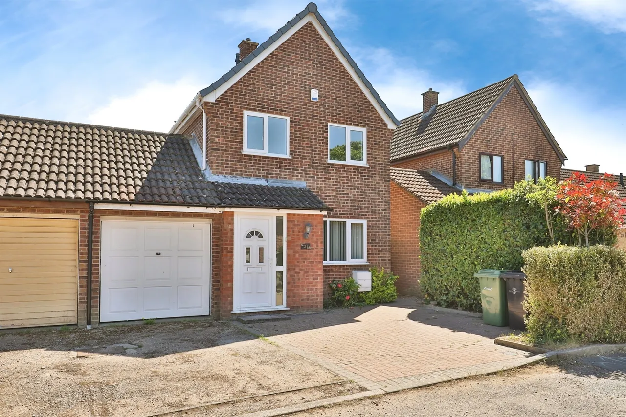 4 bed house for sale — Lime Tree Close, Wymondham