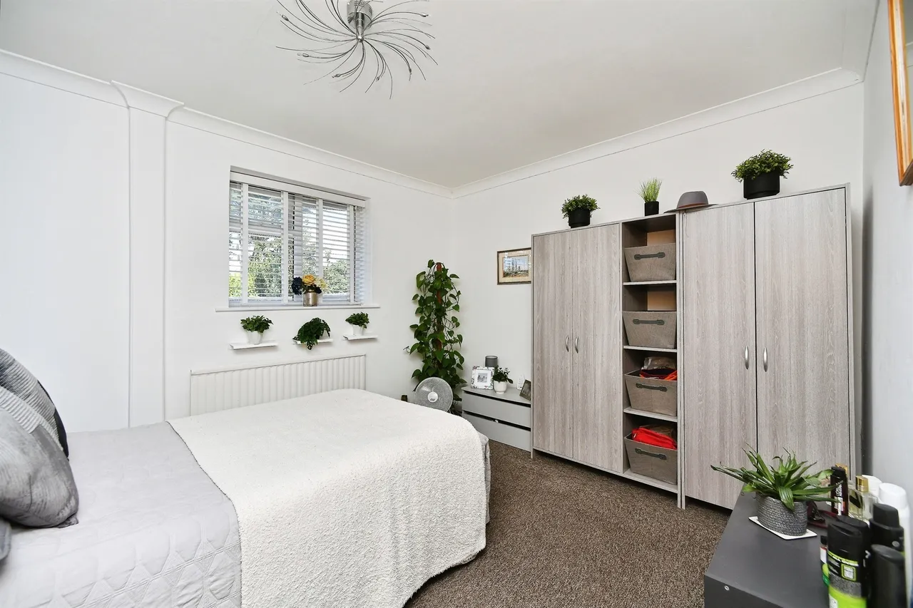 Central Avenue, Telscombe Cliffs, BN10, photo 10