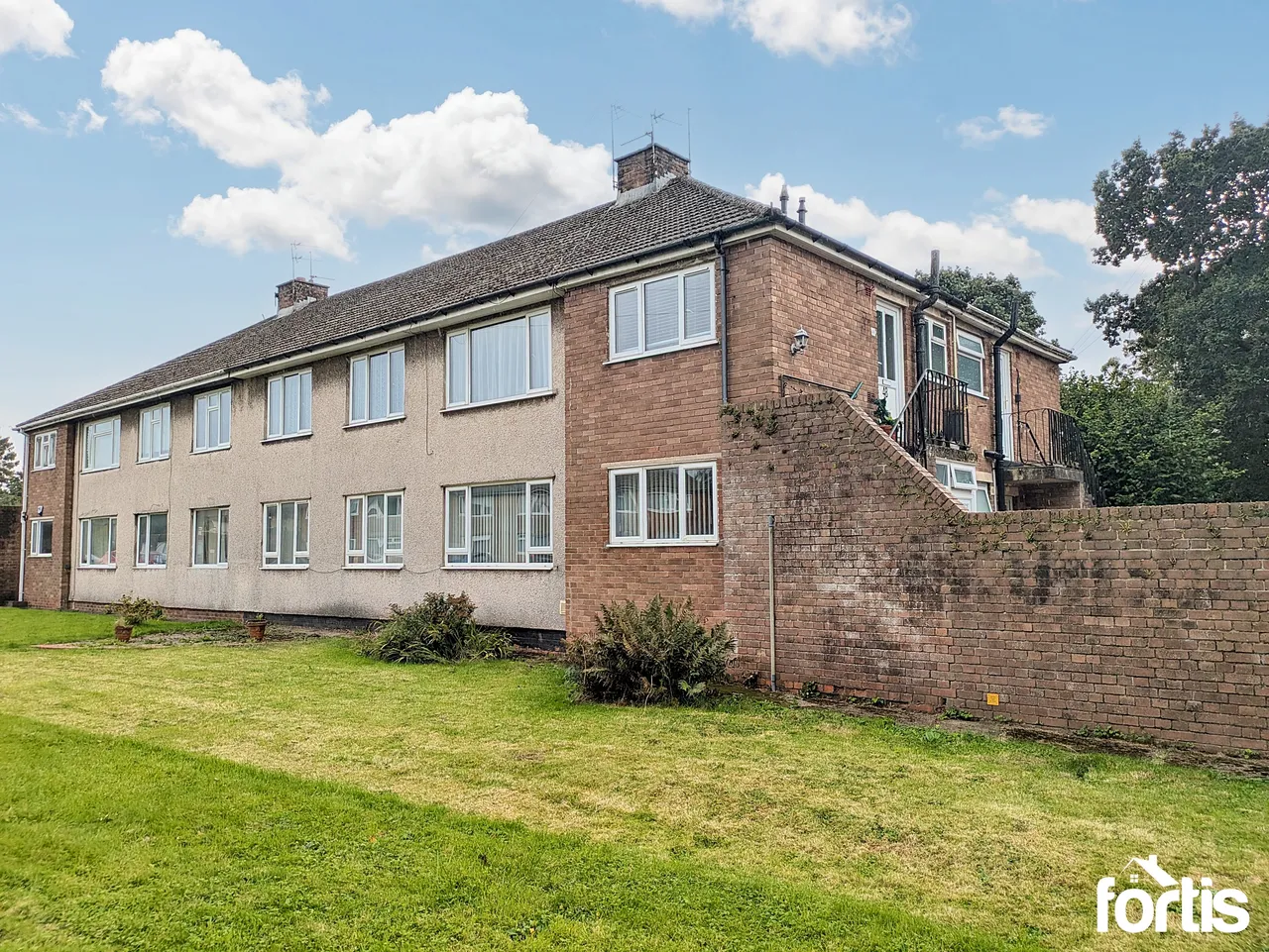 2 bed flat for sale — Fairwood Road, Cardiff, CF5