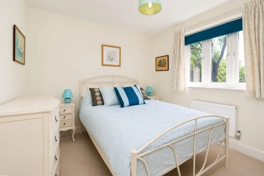 Knight Close, Fleet, photo 13