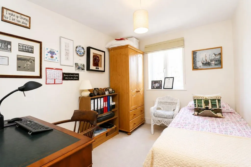 Knight Close, Fleet, photo 15