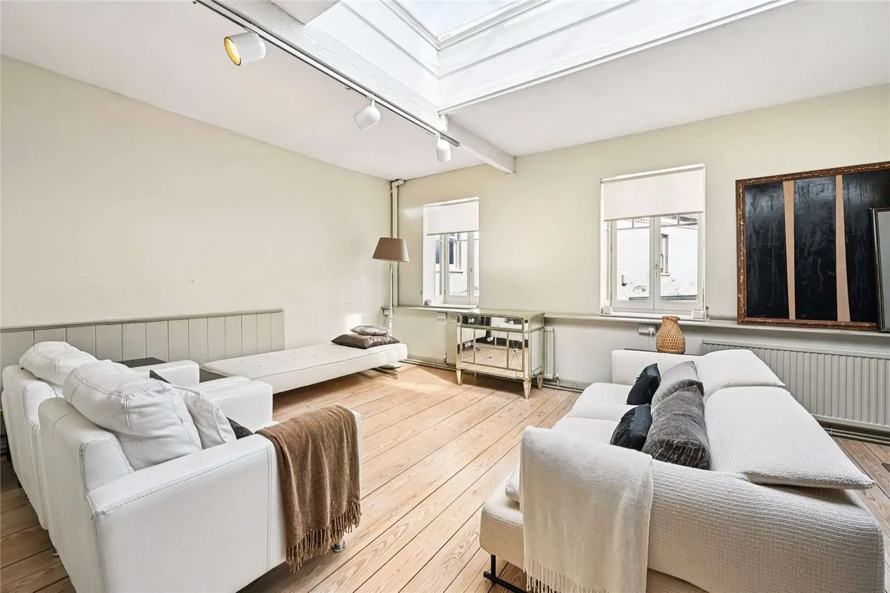 Daleham Mews, London, NW3, photo 2
