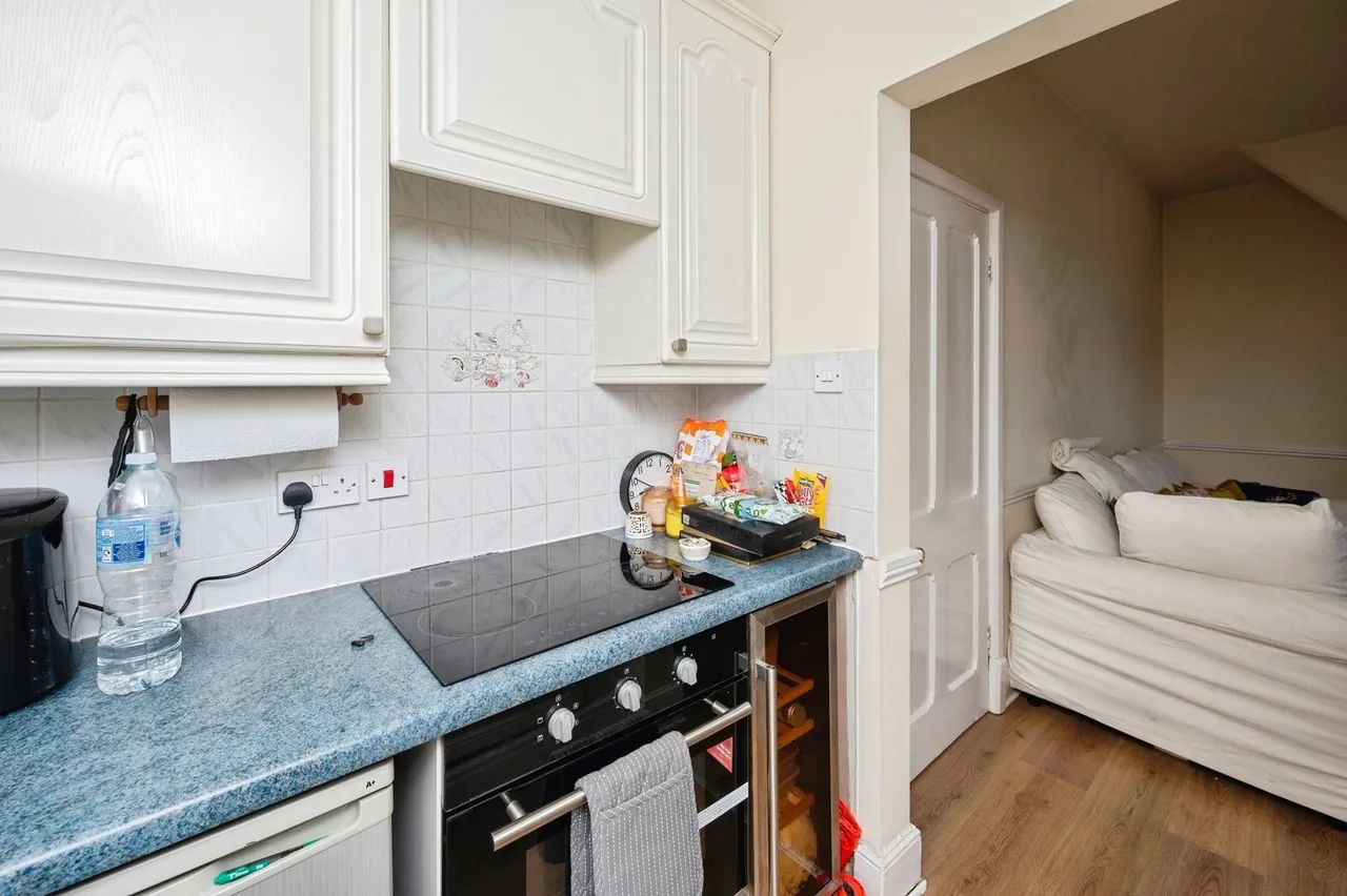 Hamilton Drive, Nottingham, Nottinghamshire, NG7, photo 6