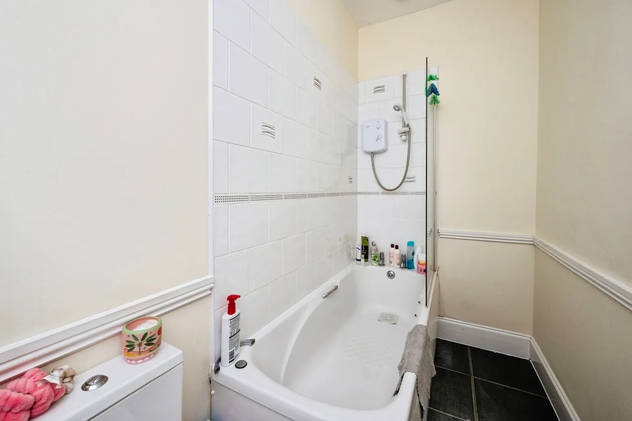 Hamilton Drive, Nottingham, Nottinghamshire, NG7, photo 12