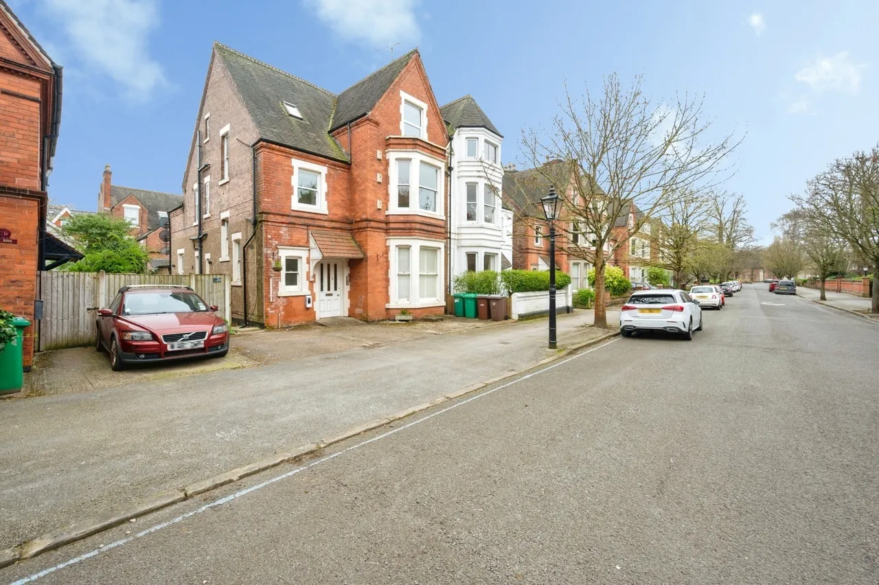 Hamilton Drive, Nottingham, Nottinghamshire, NG7, photo 13