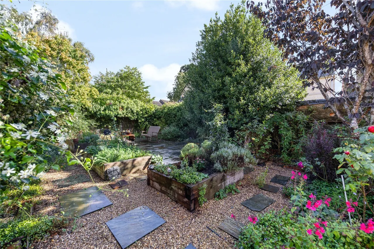 West Street, Oundle, PE8, photo 23