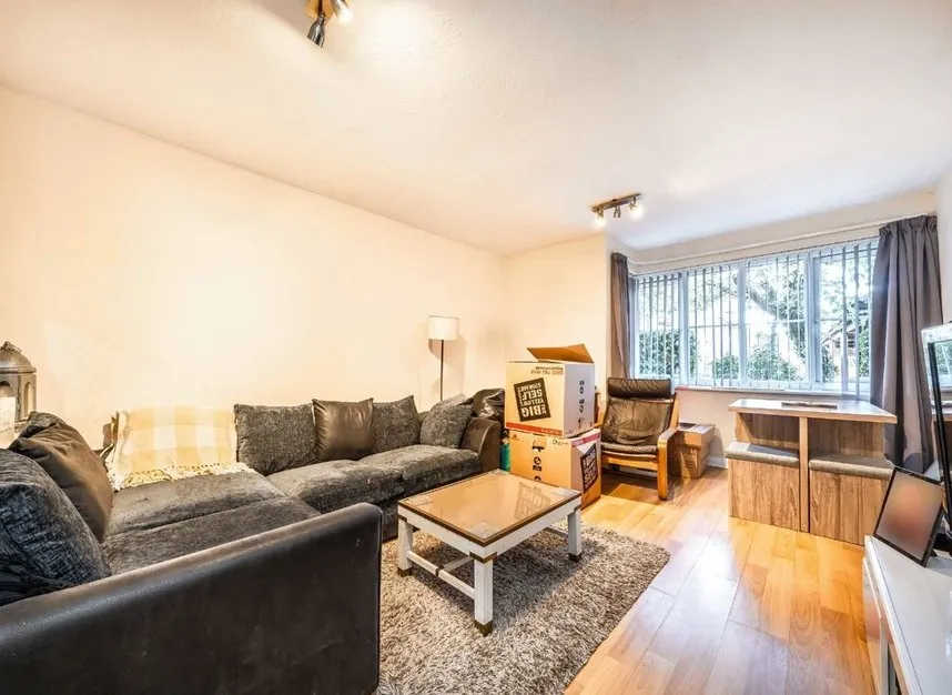 Langridge Mews, Hampton, TW12, photo 3