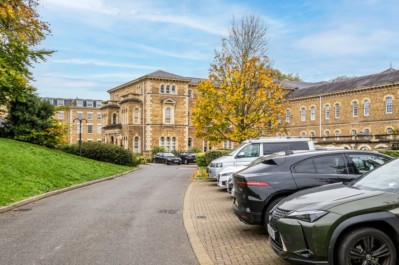 Royal Drive, London, N11, photo 10