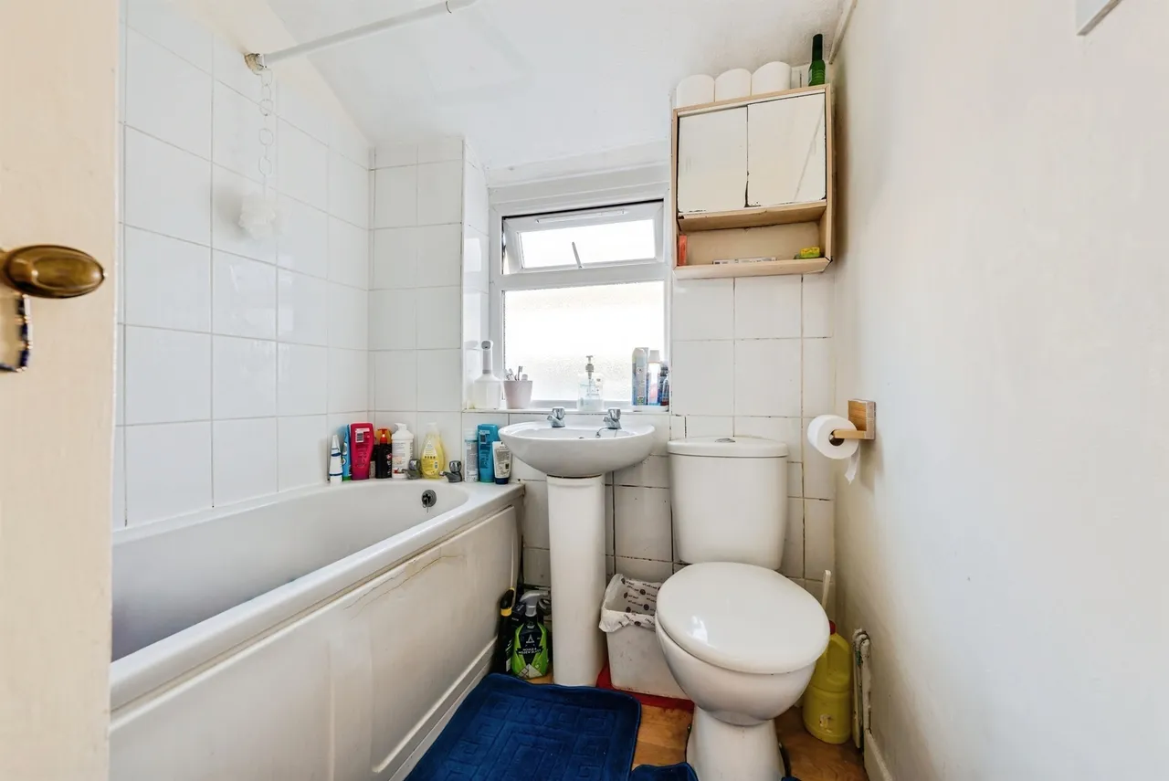 County Road, Swindon, SN1, photo 16