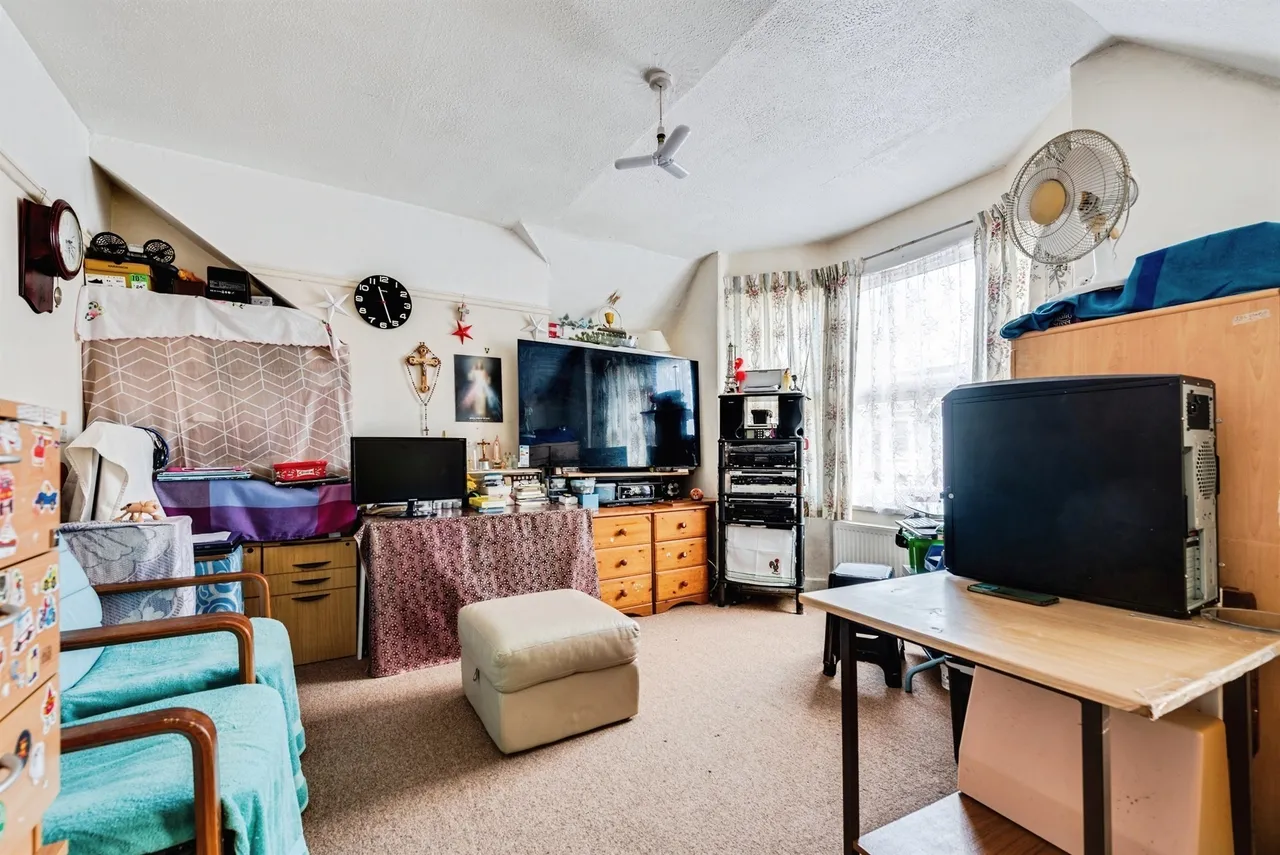 County Road, Swindon, SN1, photo 13