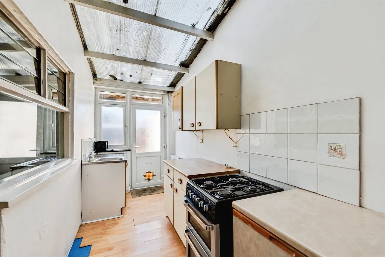 County Road, Swindon, SN1, photo 2