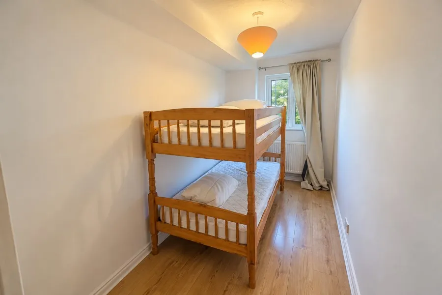 Parry Drive, Weybridge, KT13, photo 6