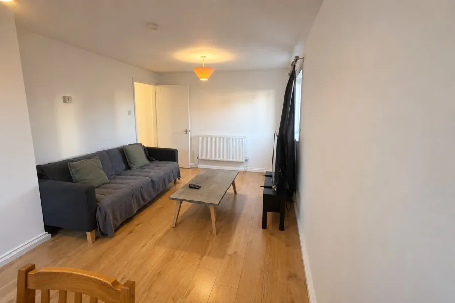Parry Drive, Weybridge, KT13, photo 4