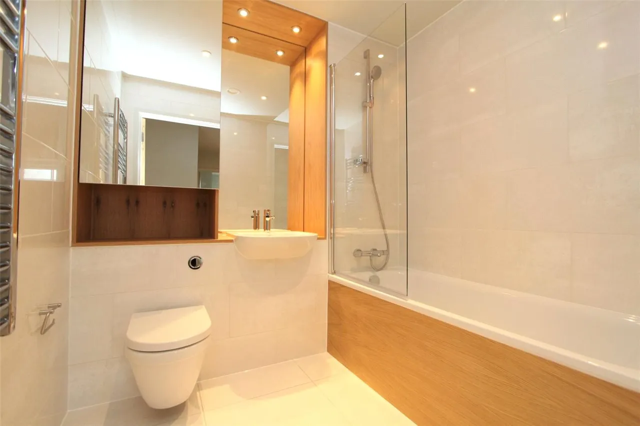 Boaters Avenue, Brentford, TW8, photo 4