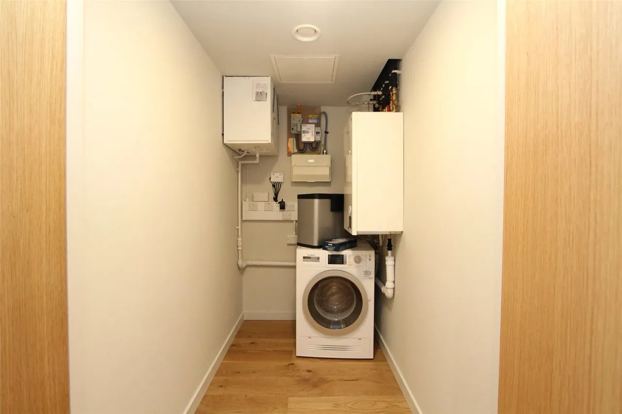 2 bed flat to rent — Boaters Avenue, Brentford, TW8