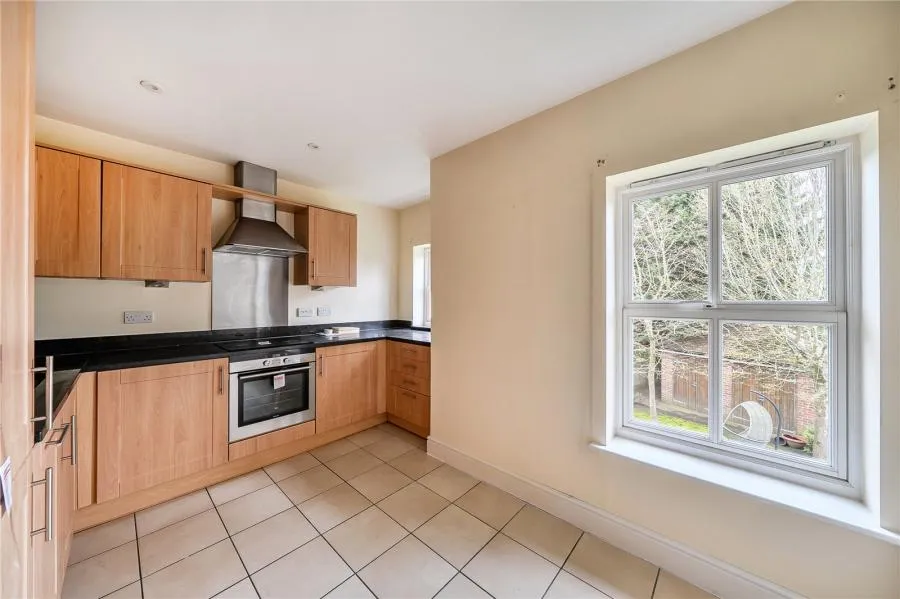 Tilt Road, Cobham, KT11, photo 11