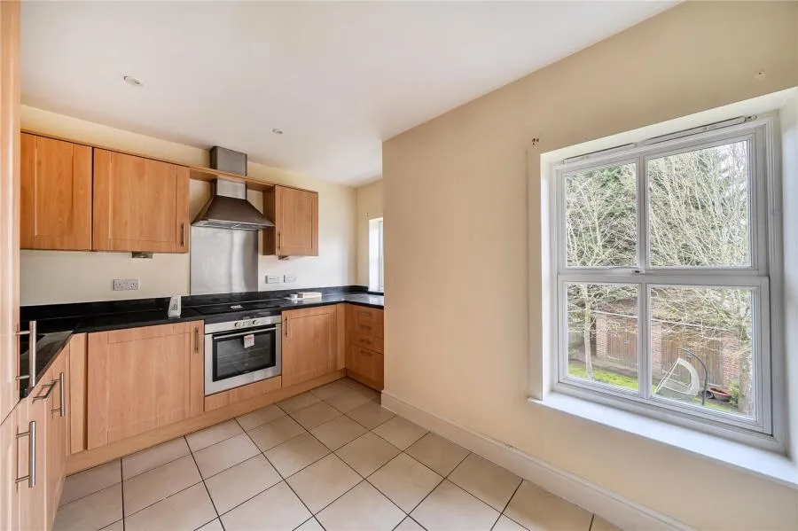 Tilt Road, Cobham, KT11, photo 3